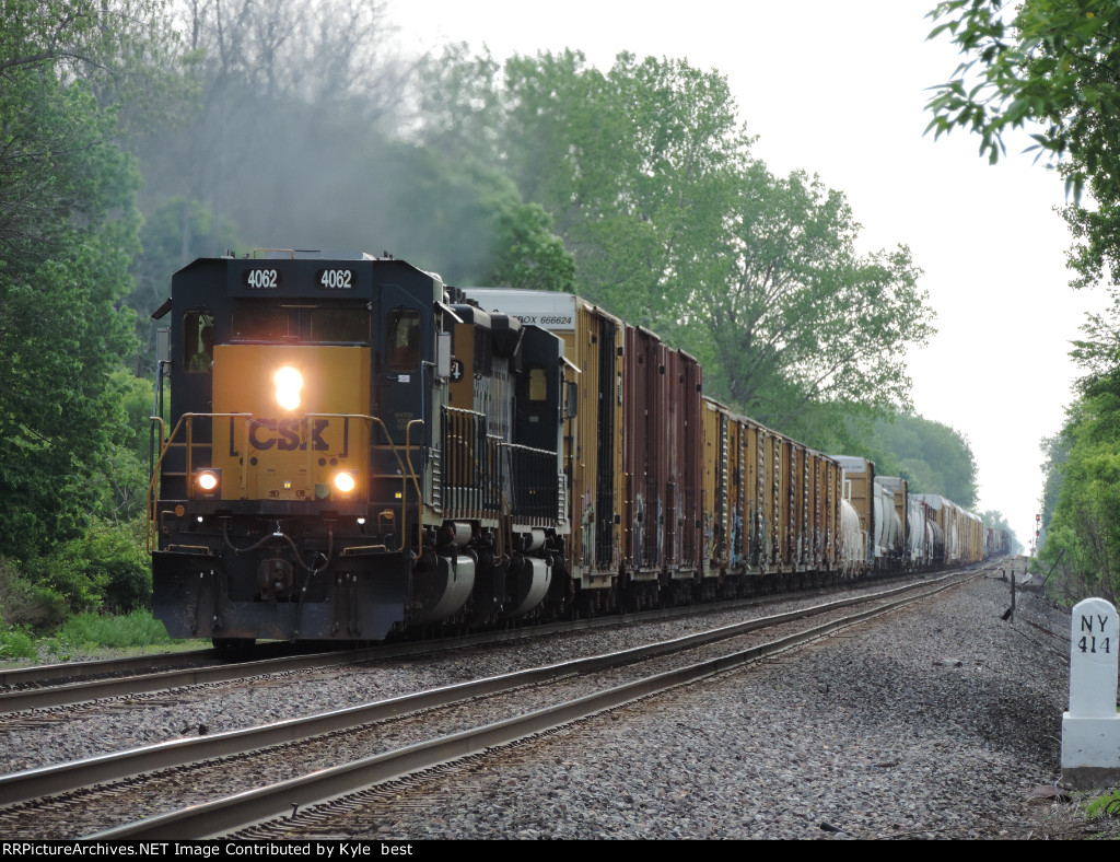 CSX 4062 on Q363